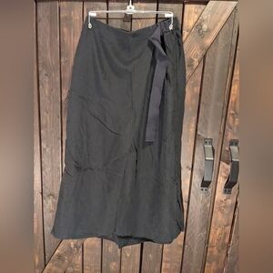 NEVEREVEN Skort/cropped wide leg pants, size